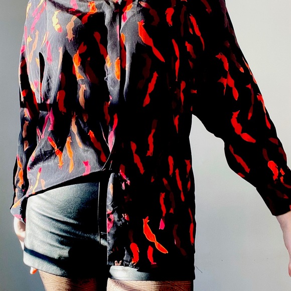 Nice colours shirt with fox pattern - Picture 2 of 3